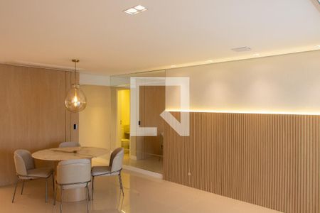 SALA de apartamento à venda com 2 quartos, 136m² em Cambuí, Campinas