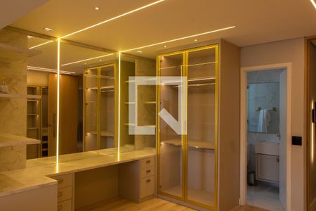 Apartamento à venda com 136m², 2 quartos e 2 vagas Apartamento à venda com 136m², 2 quartos e 2 vagasCLOSET DA SUITE MASTER