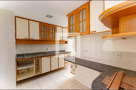 Apartamento à venda com 130m², 4 quartos e 2 vagasCozinha 