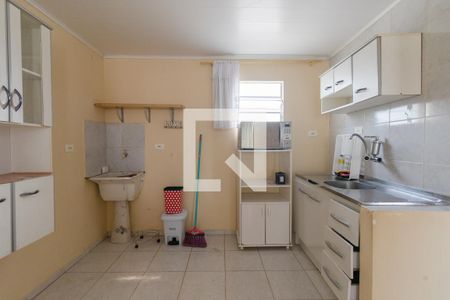Casa para alugar com 250m², 6 quartos e 2 vagas Casa para alugar com 250m², 6 quartos e 2 vagasCozinha e Area de Serviço /Casa 2