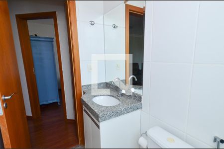 Apartamento para alugar com 60m², 2 quartos e 2 vagas Apartamento para alugar com 60m², 2 quartos e 2 vagasBanheiro social