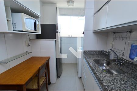 Apartamento para alugar com 60m², 2 quartos e 2 vagas Apartamento para alugar com 60m², 2 quartos e 2 vagasCozinha