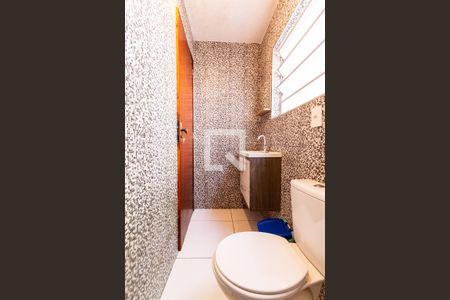 Casa à venda com 175m², 5 quartos e 2 vagas Casa à venda com 175m², 5 quartos e 2 vagasBanheiro 2