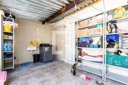 Casa à venda com 175m², 5 quartos e 2 vagas Casa à venda com 175m², 5 quartos e 2 vagasÁrea comum