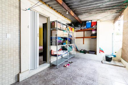 Casa à venda com 175m², 5 quartos e 2 vagas Casa à venda com 175m², 5 quartos e 2 vagasÁrea comum