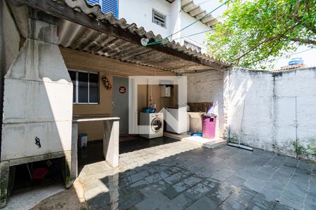 Casa à venda com 175m², 5 quartos e 2 vagas Casa à venda com 175m², 5 quartos e 2 vagasQuintal