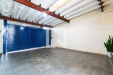 Casa à venda com 175m², 5 quartos e 2 vagas Casa à venda com 175m², 5 quartos e 2 vagasGaragem