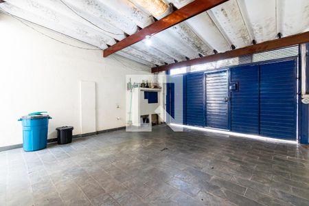 Casa à venda com 175m², 5 quartos e 2 vagas Casa à venda com 175m², 5 quartos e 2 vagasGaragem