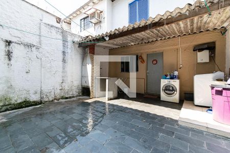 Casa à venda com 175m², 5 quartos e 2 vagas Casa à venda com 175m², 5 quartos e 2 vagasQuintal