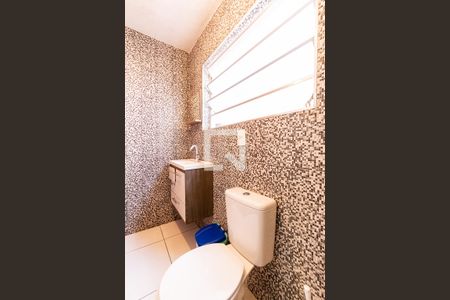 Casa à venda com 175m², 5 quartos e 2 vagas Casa à venda com 175m², 5 quartos e 2 vagasBanheiro 2