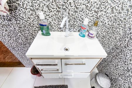 Casa à venda com 175m², 5 quartos e 2 vagas Casa à venda com 175m², 5 quartos e 2 vagasBanheiro