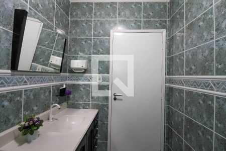 Banheiro de casa à venda com 2 quartos, 150m² em Jardim Tietê, São Paulo
