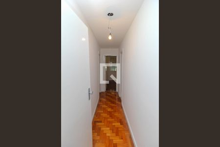 Corredor de apartamento à venda com 3 quartos, 114m² em Laranjeiras, Rio de Janeiro