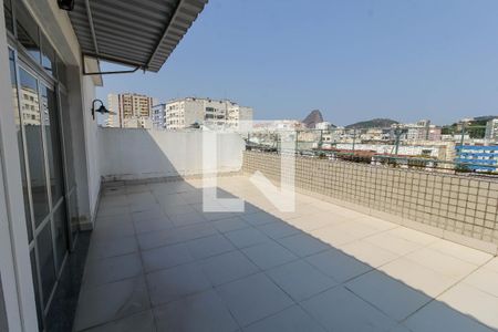 Apartamento à venda com 114m², 3 quartos e 1 vaga Apartamento à venda com 114m², 3 quartos e 1 vagaTerraço