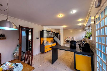 Casa à venda com 350m², 4 quartos e 4 vagasCozinha/copa