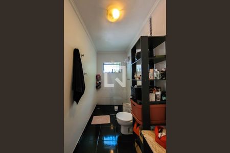 Casa à venda com 350m², 4 quartos e 4 vagasBanheiro Suíte 1