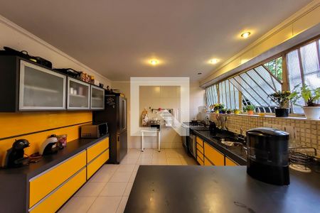 Casa à venda com 350m², 4 quartos e 4 vagasCozinha/copa