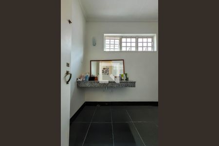 Casa à venda com 350m², 4 quartos e 4 vagasBanheiro Social