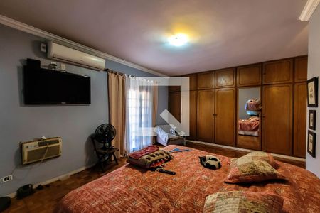 Casa à venda com 350m², 4 quartos e 4 vagasSuíte 2