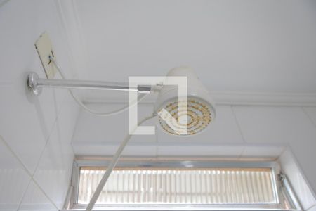 Banheiro de kitnet/studio para alugar com 1 quarto, 32m² em Boqueirão, Santos