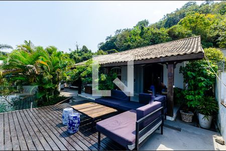 Casa à venda com 414m², 4 quartos e 2 vagas