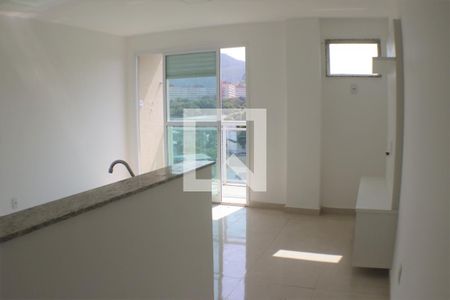 Sala/Cozinha de kitnet/studio à venda com 1 quarto, 40m² em Taquara, Rio de Janeiro