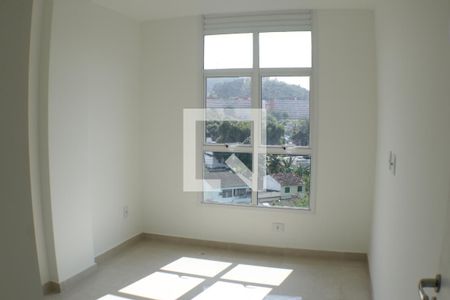 Quarto de kitnet/studio à venda com 1 quarto, 40m² em Taquara, Rio de Janeiro