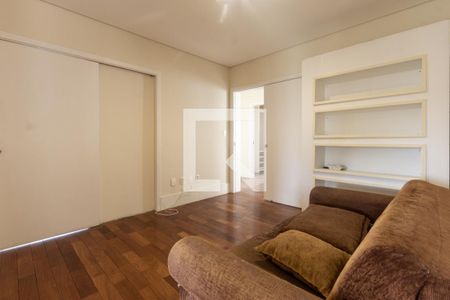 Casa de condomínio para alugar com 590m², 6 quartos e 6 vagas Casa de condomínio para alugar com 590m², 6 quartos e 6 vagassala de tv suíte 1