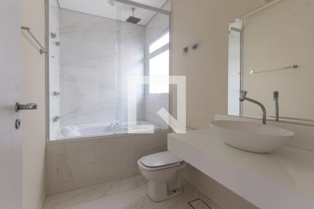 Casa de condomínio para alugar com 590m², 6 quartos e 6 vagas Casa de condomínio para alugar com 590m², 6 quartos e 6 vagasbanheiro suíte 1