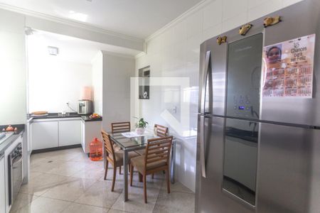 Apartamento à venda com 199m², 3 quartos e 2 vagas Apartamento à venda com 199m², 3 quartos e 2 vagasCozinha