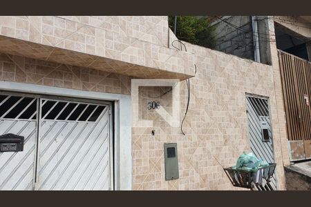 Fachada de casa para alugar com 1 quarto, 30m² em Vila Brasil, São Paulo