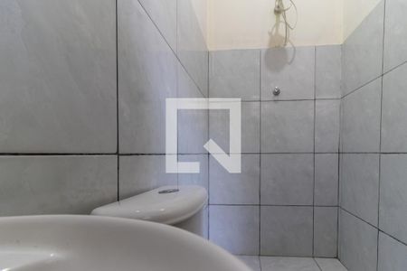 Banheiro de casa para alugar com 1 quarto, 30m² em Vila Brasil, São Paulo