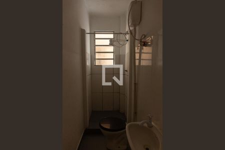 Banheiro de apartamento para alugar com 1 quarto, 43m² em Floresta, Porto Alegre