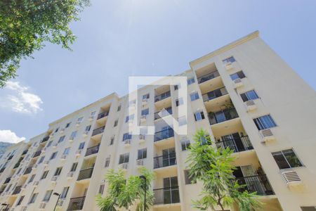 Apartamento à venda com 64m², 3 quartos e 1 vaga Apartamento à venda com 64m², 3 quartos e 1 vagaFachada