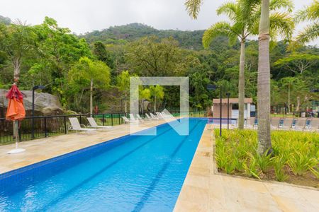 Apartamento à venda com 64m², 3 quartos e 1 vaga Apartamento à venda com 64m², 3 quartos e 1 vagaPiscina