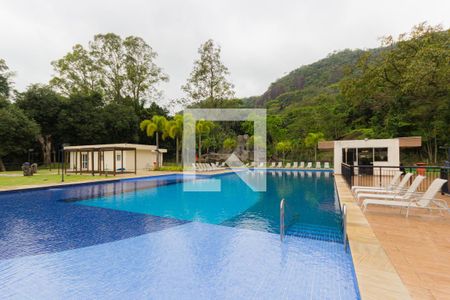Apartamento à venda com 64m², 3 quartos e 1 vaga Apartamento à venda com 64m², 3 quartos e 1 vagaPiscina