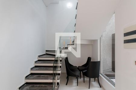 Casa à venda com 650m², 4 quartos e 4 vagasEscadas