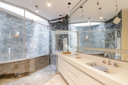 Casa à venda com 650m², 4 quartos e 4 vagasBanheiro da Suíte 1