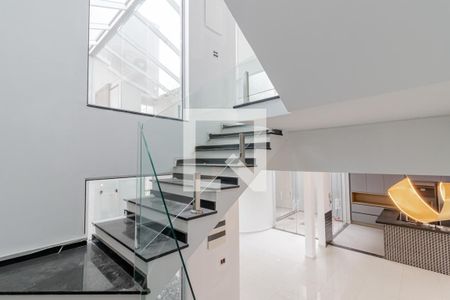 Casa à venda com 650m², 4 quartos e 4 vagasEscadas