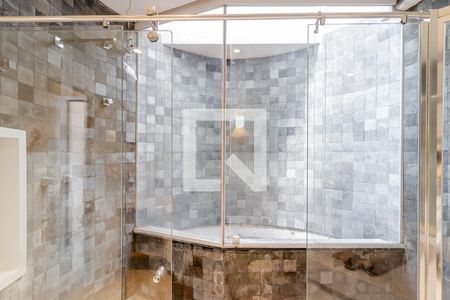 Casa à venda com 650m², 4 quartos e 4 vagasBanheiro da Suíte 1