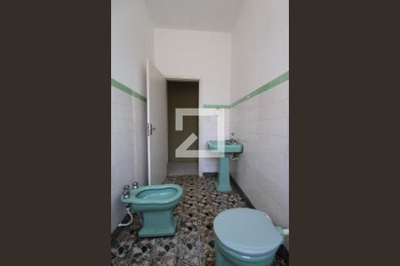 Casa à venda com 170m², 3 quartos e 4 vagasBanheiro Social