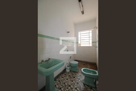 Casa à venda com 170m², 3 quartos e 4 vagasBanheiro Social