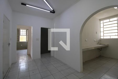 Casa à venda com 170m², 3 quartos e 4 vagasCopa