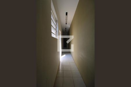 Casa à venda com 170m², 3 quartos e 4 vagasCorredor 2