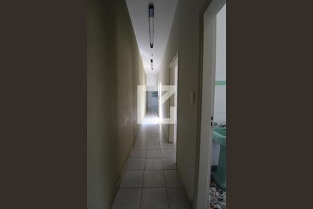 Casa à venda com 170m², 3 quartos e 4 vagasCorredor 2