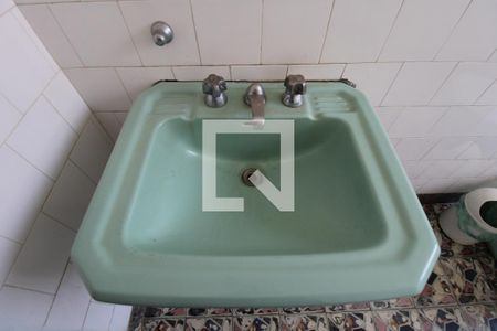 Casa à venda com 170m², 3 quartos e 4 vagasBanheiro Social