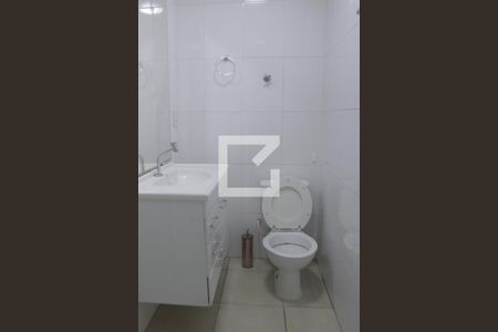 Casa para alugar com 120m², 2 quartos e 1 vagaBanheiro do corredor