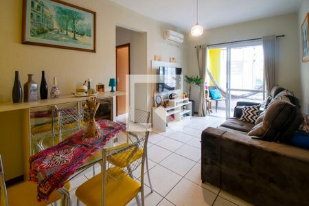 Sala de Estar de apartamento à venda com 3 quartos, 110m² em Nonoai, Porto Alegre