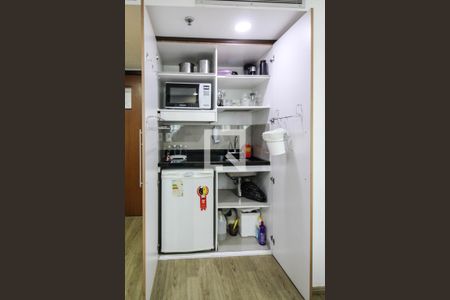 Cozinha de kitnet/studio para alugar com 1 quarto, 30m² em Indianópolis, São Paulo