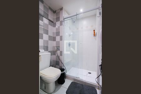 Banheiro  de kitnet/studio para alugar com 1 quarto, 30m² em Indianópolis, São Paulo
